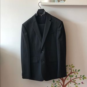 Black express photographer two piece suit